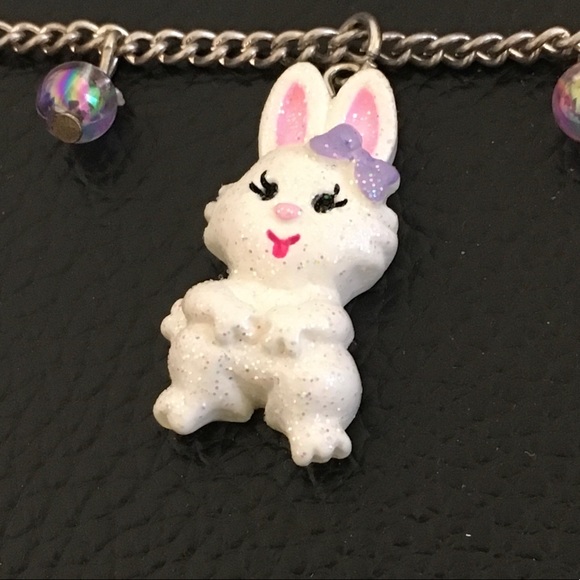 New Claire’s 2pc Easter Bunny Necklace & Earrings Set - Picture 3 of 7